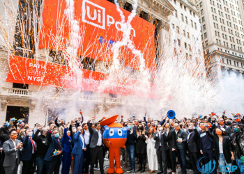 UiPath tăng 23% khi ra mắt thị trường chứng khoán