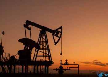 Giá dầu tăng khi nguồn cung Iran có nguy cơ suy giảm