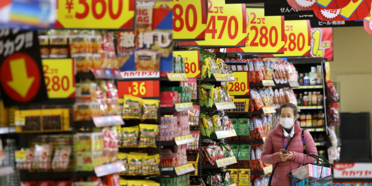Giá tiêu dùng cốt lõi của Nhật Bản tăng lần đầu tiên trong hơn một năm