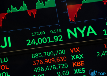 Dow Jones, S&P 500 đạt kỷ lục khi dự luật cơ sở hạ tầng thông qua Thượng viện