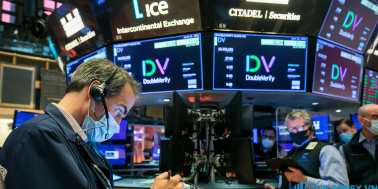 Hợp đồng tương lai cổ phiếu đi ngang sau khi thị trường bán tháo