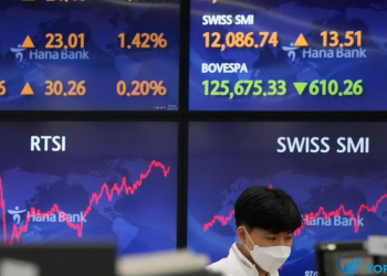 Cổ phiếu châu Á giữ mức tăng, đồng đô la yếu trước dữ liệu việc làm lớn của Mỹ