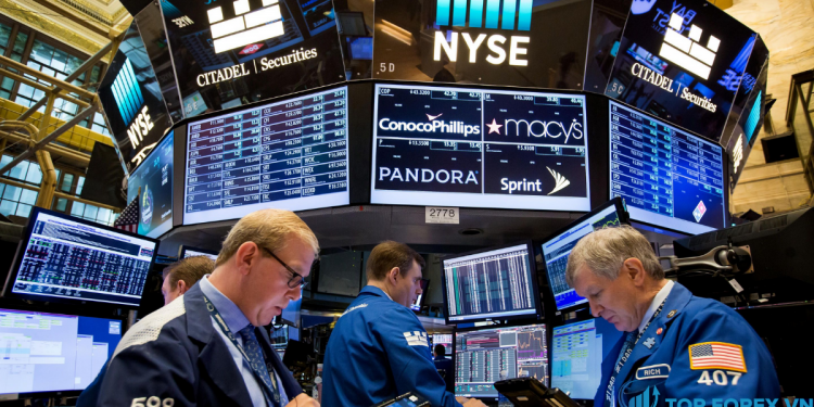 Hợp đồng tương lai của chứng khoán Mỹ chủ yếu đi ngang sau khi Nasdaq giảm tỷ giá gây ra bán tháo