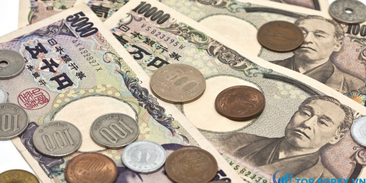 Đồng Yên giảm khi giá năng lượng tăng, lợi suất Mỹ giảm