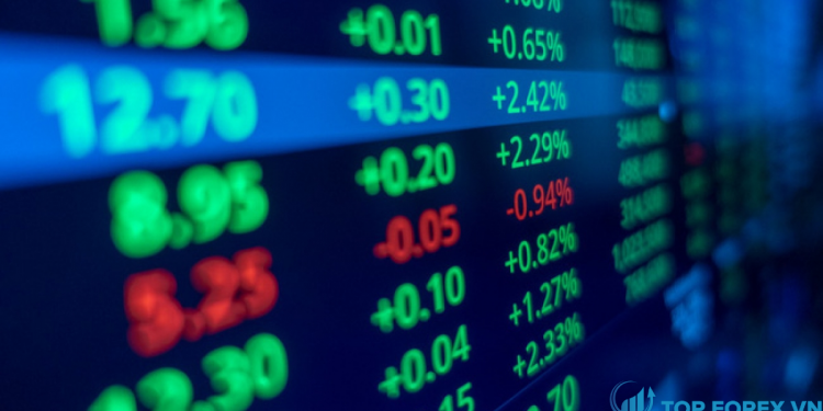 Dow Jones giảm 320 điểm vào đầu tuần, Nasdaq giảm 2%