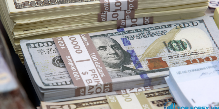 Đô la Mỹ tăng khi Powell cho biết rủi ro lạm phát đã tăng lên