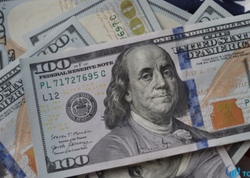 Đồng đô la giảm trong giao dịch sau khi chứng khoán Mỹ đạt mức cao kỷ lục