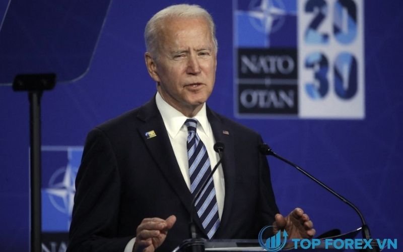 Biden đã loại trừ việc cử quân đội Mỹ đến bảo vệ Ukraine