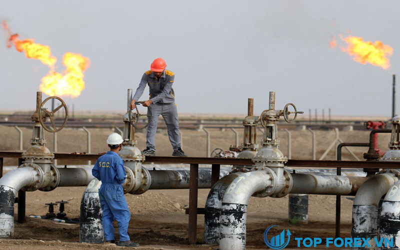 Giá dầu tiếp tục tăng sau khi kho dự trữ của Mỹ giảm