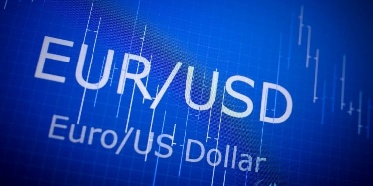 Phân tích giá EUR / USD: Các bài kiểm tra hỗ trợ 14 tuần đang chú ý đến 1.1000