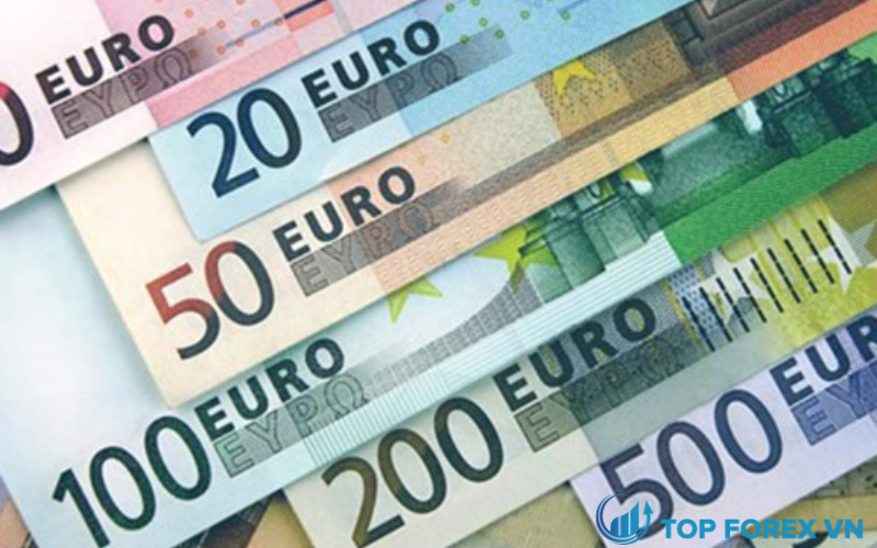 Đồng Euro bị đè nặng