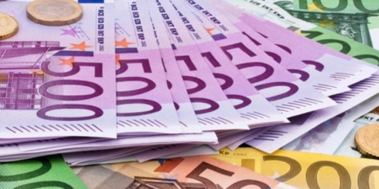 Đồng Euro tăng sau chiến thắng Macron, tăng so đồng bảng Anh