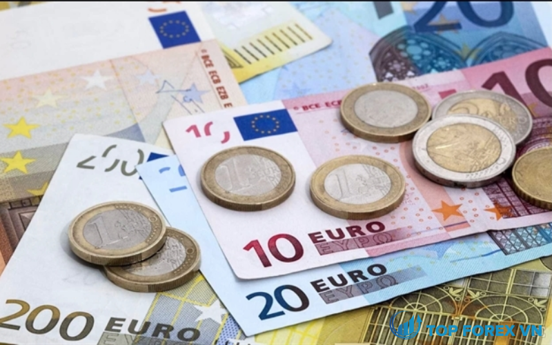 Đồng Euro tăng sau chiến thắng Macron