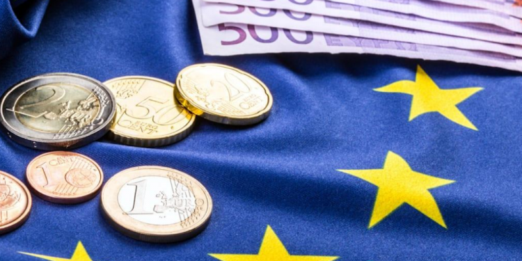 Macron dẫn dắt đồng Euro trước ECB