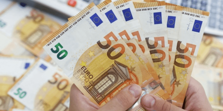 Euro mong manh khi Fed tăng lãi suất, rủi ro khí đốt đè nặng