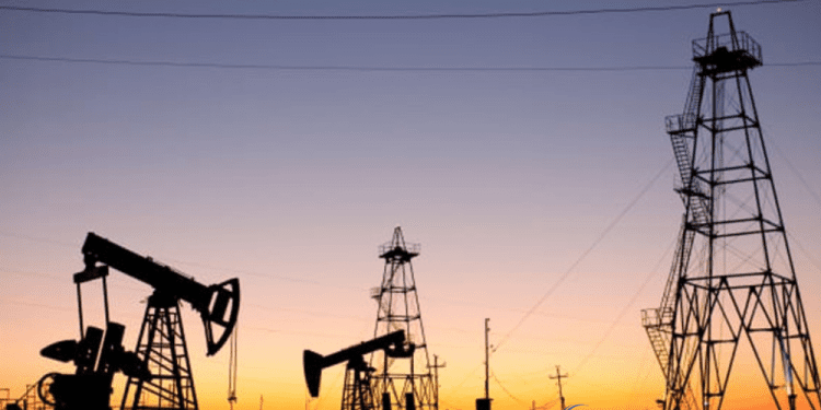 Giá dầu tăng khi Trung Quốc mở cửa trở lại giúp triển vọng nhu cầu