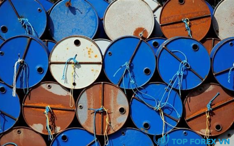 Giá dầu giảm khi lo ngại về sự gián đoạn nguồn cung giảm bớt