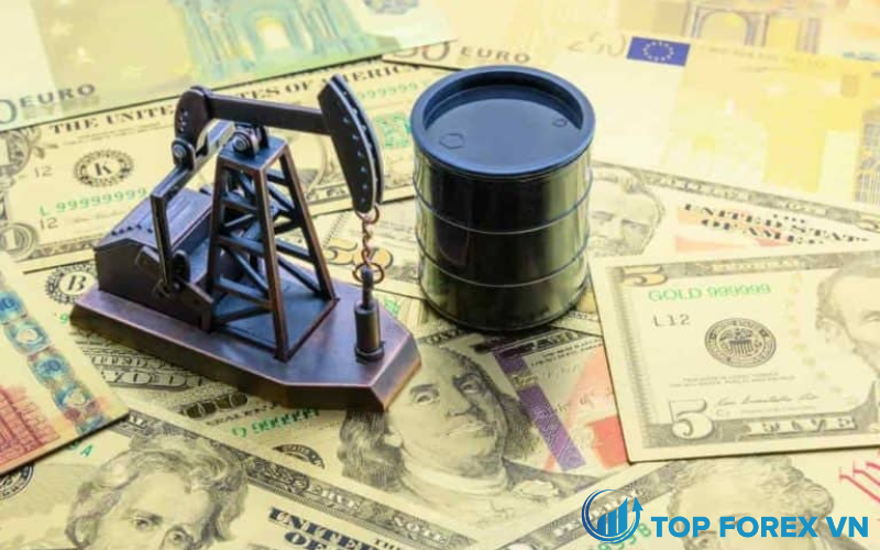 Giá dầu giảm xuống mức thấp nhất trong 11 tháng do tình trạng bất ổn COVID