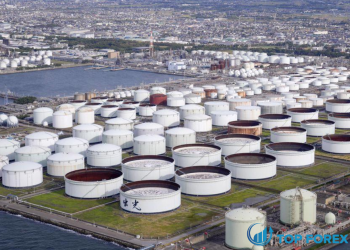 Giá dầu trượt dốc do lo ngại về nhu cầu của Trung Quốc