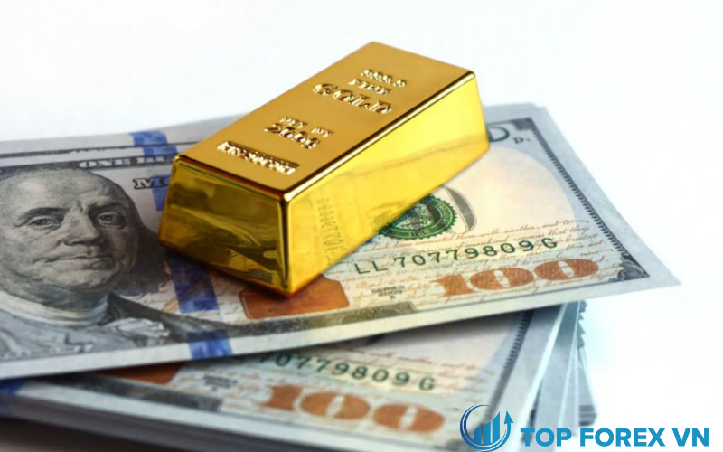 Giá vàng tăng trên 1.700 khi đồng đô la suy yếu