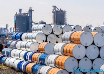 Giá dầu hầu như không đổi trước hy vọng nhu cầu, lãi suất tăng