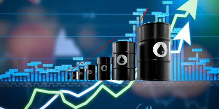 Giá dầu tăng do đồng đô la suy yếu khi các ngân hàng trung ương tập trung