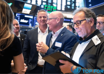 Chứng khoán Mỹ tăng vọt, S&P 500 lên mức đỉnh 14 tháng