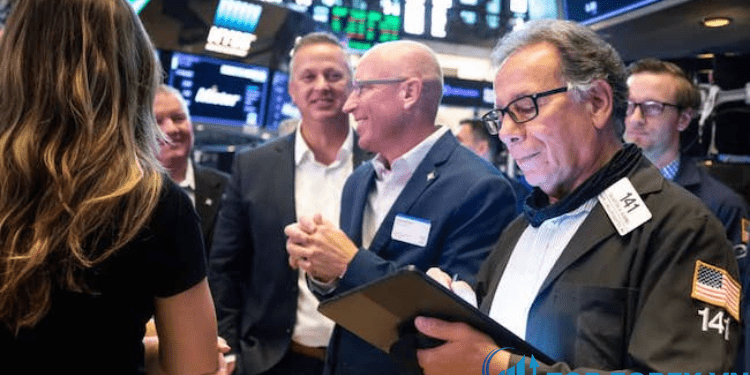 Chứng khoán Mỹ tăng vọt, S&P 500 lên mức đỉnh 14 tháng