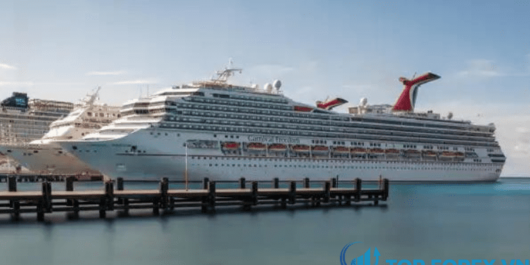 Cổ phiếu Carnival lao dốc 11% khi dự báo lợi nhuận giảm