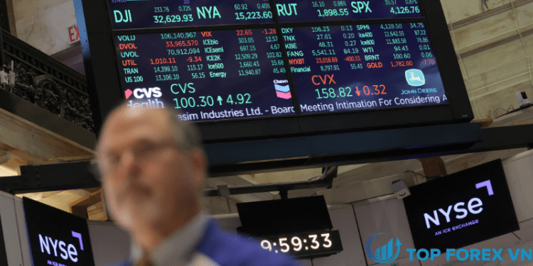 Chứng khoán Mỹ tăng điểm nhờ lực đẩy của cổ phiếu ngân hàng