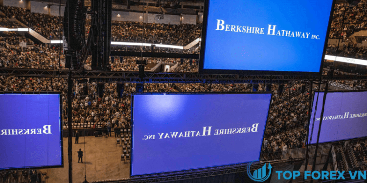 Cổ phiếu Berkshire Hathaway lập đỉnh mới khi báo lãi kỷ lục