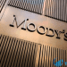 Moody's hạ xếp hạng tín dụng một loạt ngân hàng Mỹ