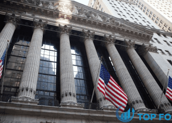 S&P 500, Nasdaq sụt giảm do áp lực từ cổ phiếu Apple