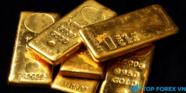 Giá vàng ngày 18/10: bật tăng do nhu cầu trú ẩn an toàn