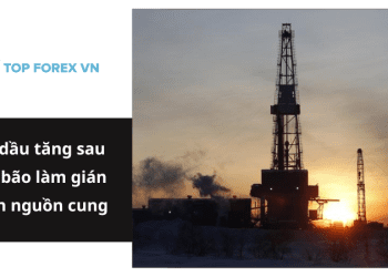 Giá dầu tăng sau cơn bão làm gián đoạn nguồn cung