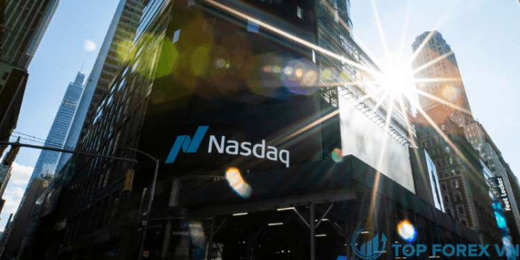 Nasdaq tăng mạnh khi Alphabet và AMD thúc đẩy triển vọng AI 