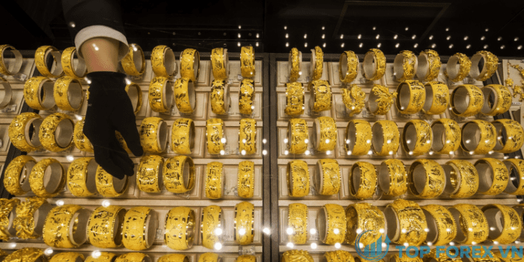 Giá vàng ngày 03/01: giảm nhẹ vì đồng USD mạnh