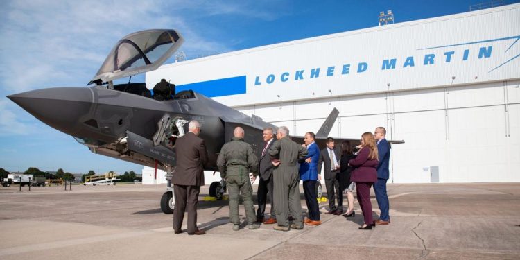 co phieu Lockheed Martin 3