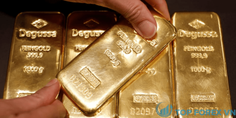 Giá vàng ngày 21/02: vàng thế giới lên cao nhất hơn một tuần