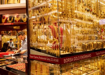 Giá vàng ngày 13/05: vàng thế giới giảm nhẹ sáng đầu tuần