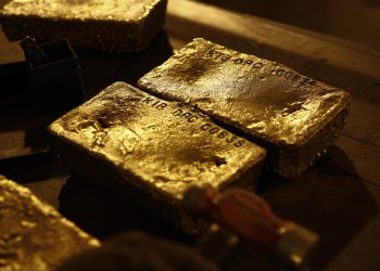 Giá vàng ngày 26/06: vàng thế giới giảm nhẹ vì đồng USD phục hồi