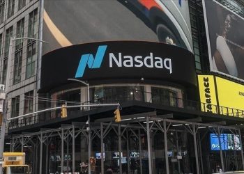 S&P 500, Nasdaq tiếp tục đạt mức đóng cửa cao kỷ lục