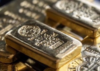 Giá vàng ngày 27/08: vàng thế giới neo gần mức cao kỷ lục