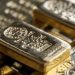 Giá vàng ngày 27/08: vàng thế giới neo gần mức cao kỷ lục