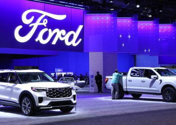 Cổ phiếu Ford, GM giảm do các nhà phân tích Morgan Stanley hạ bậc