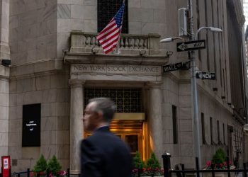 Chứng khoán Phố Wall phục hồi chờ đợi dữ liệu lạm phát