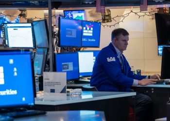 S&P 500, Dow Jones lập đỉnh mới nhờ lực đẩy của cổ phiếu công nghệ