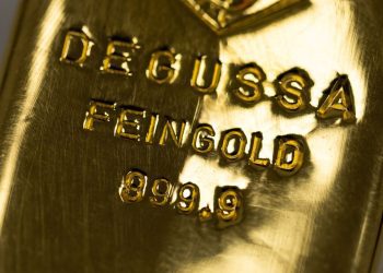 Giá vàng ngày 04/10: vàng thế giới ổn định vì áp lực đồng USD