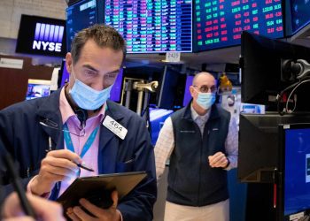 Chứng khoán Mỹ giảm điểm sau phát biểu của Chủ tịch Fed