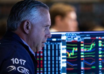 Phố Wall tăng điểm nhờ lực đẩy của các công ty vốn hóa lớn